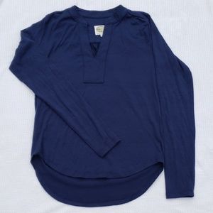 Ramblers Way Long Sleeve V-neck